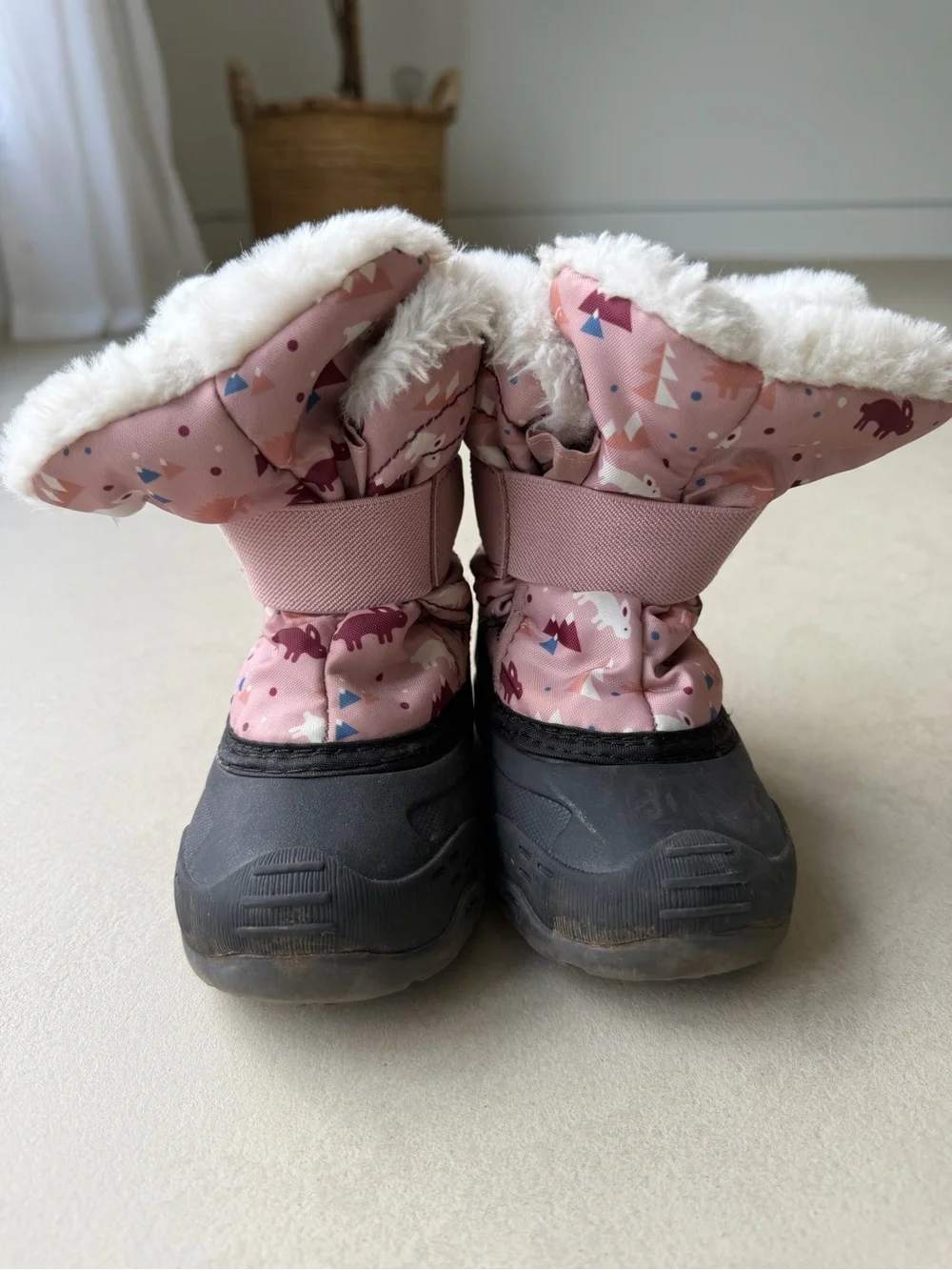 Mud Australia Pink and White Faux-Fur Baby Booties